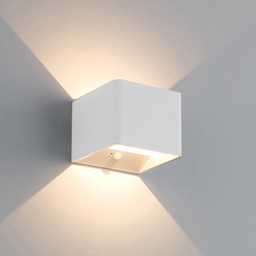 Qube Oplaadbaar Wandlamp LED 5Watt WIT + PIR bewegingssensor