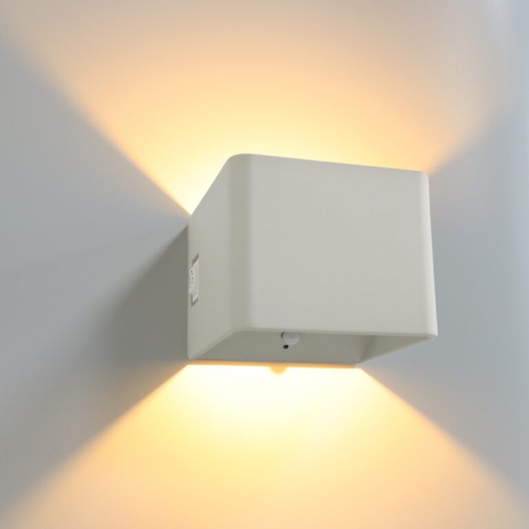 Qube Oplaadbaar Wandlamp LED 5Watt BEIGE + PIR bewegingssensor